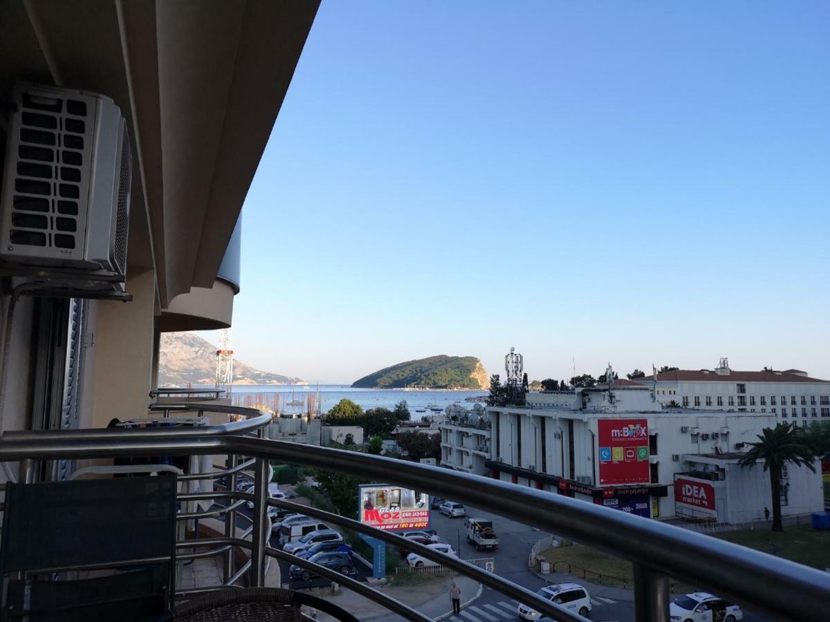 M Apartment